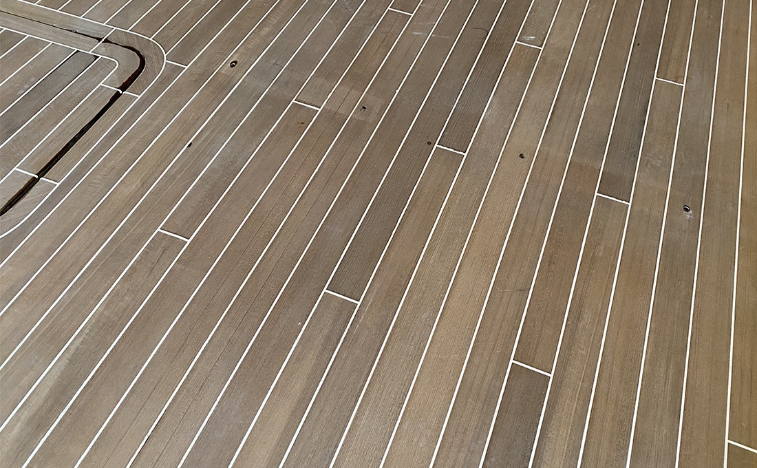 pavimento in teak