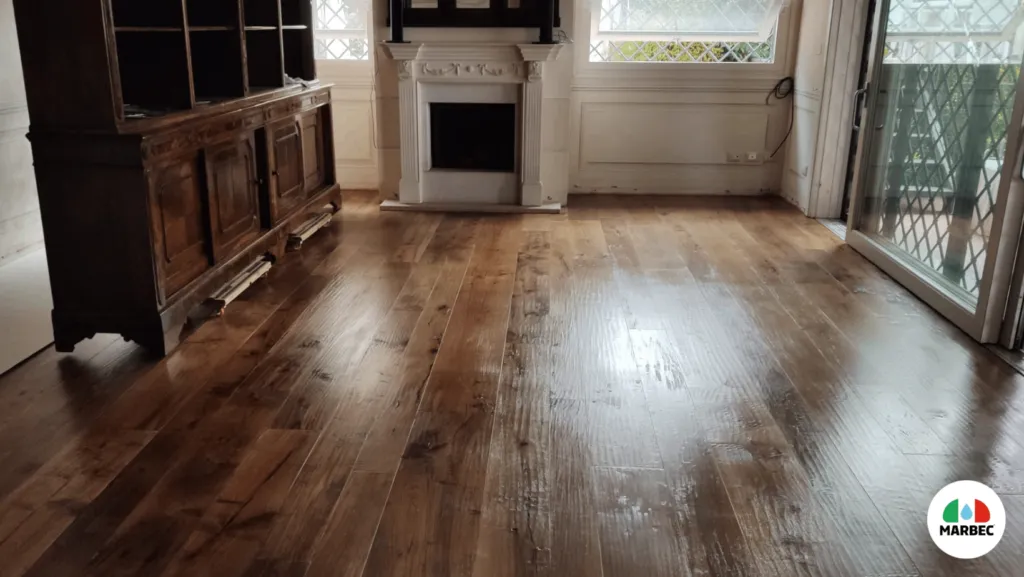 Recupero di pavimento in legno noce piallato verniciato: Fine lavoro dopo il trattamento con OLIO TECNO e BIOTOP