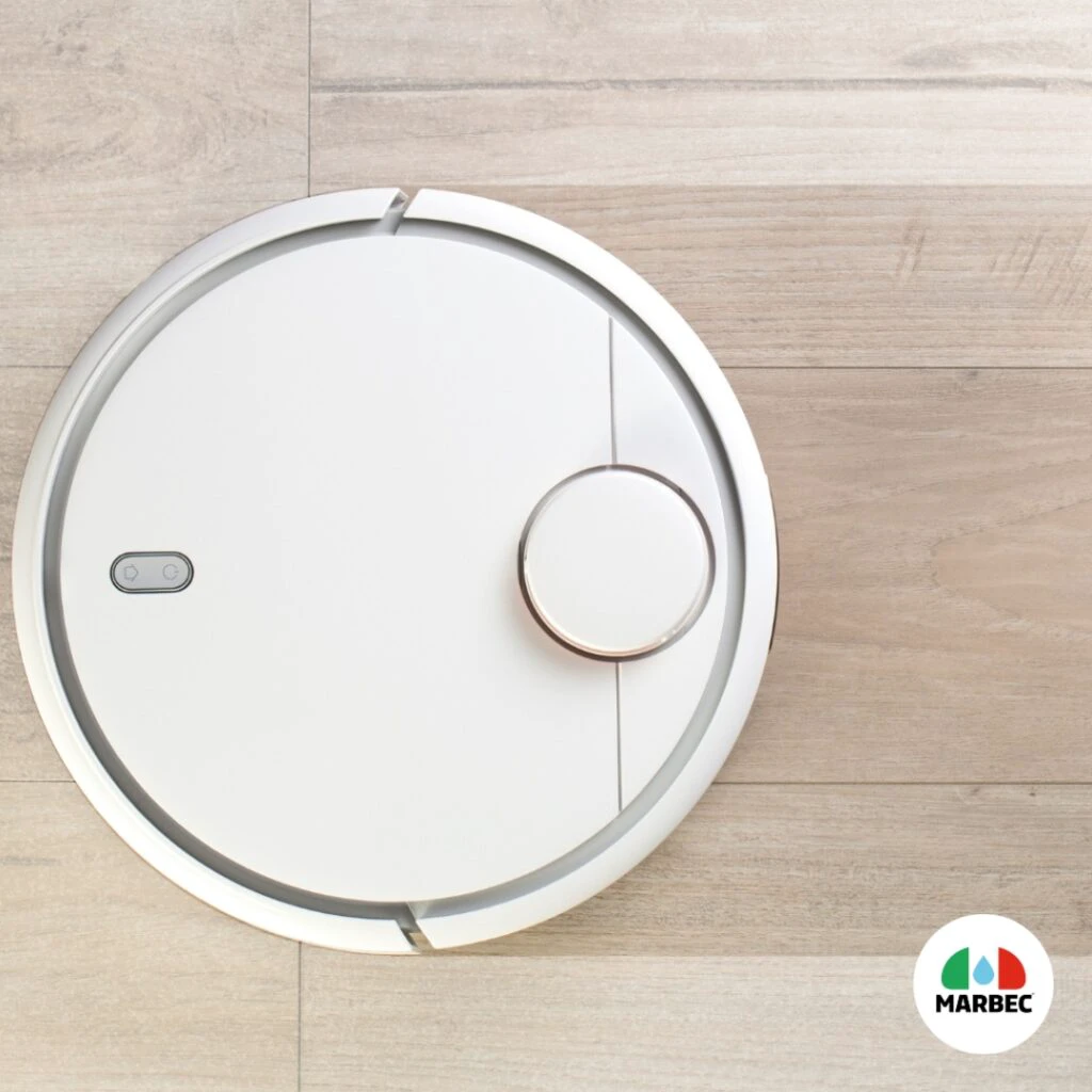 floor- cleaning robot 