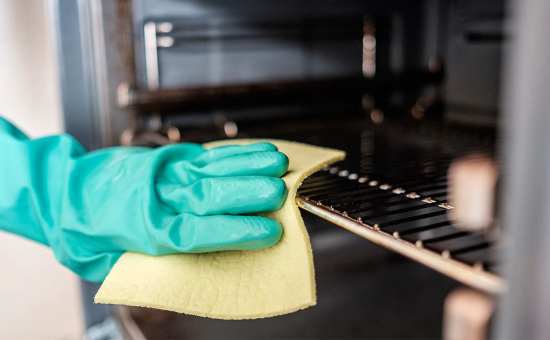 come-pulire-il-forno cómo limpiar el horno